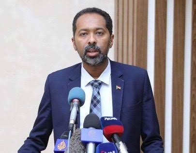 خالد عمر يوسف يطالب بتوسيع حظر السلاح وتكثيف الضغوط الدولية لوقف حرب السودان